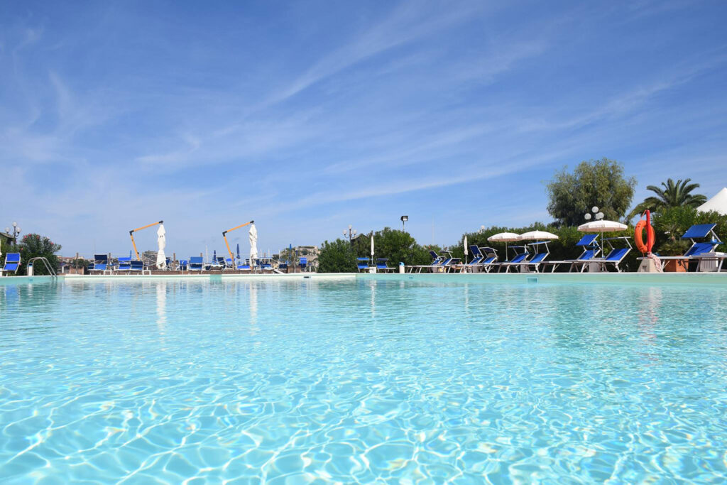 Piscina hotel Elba